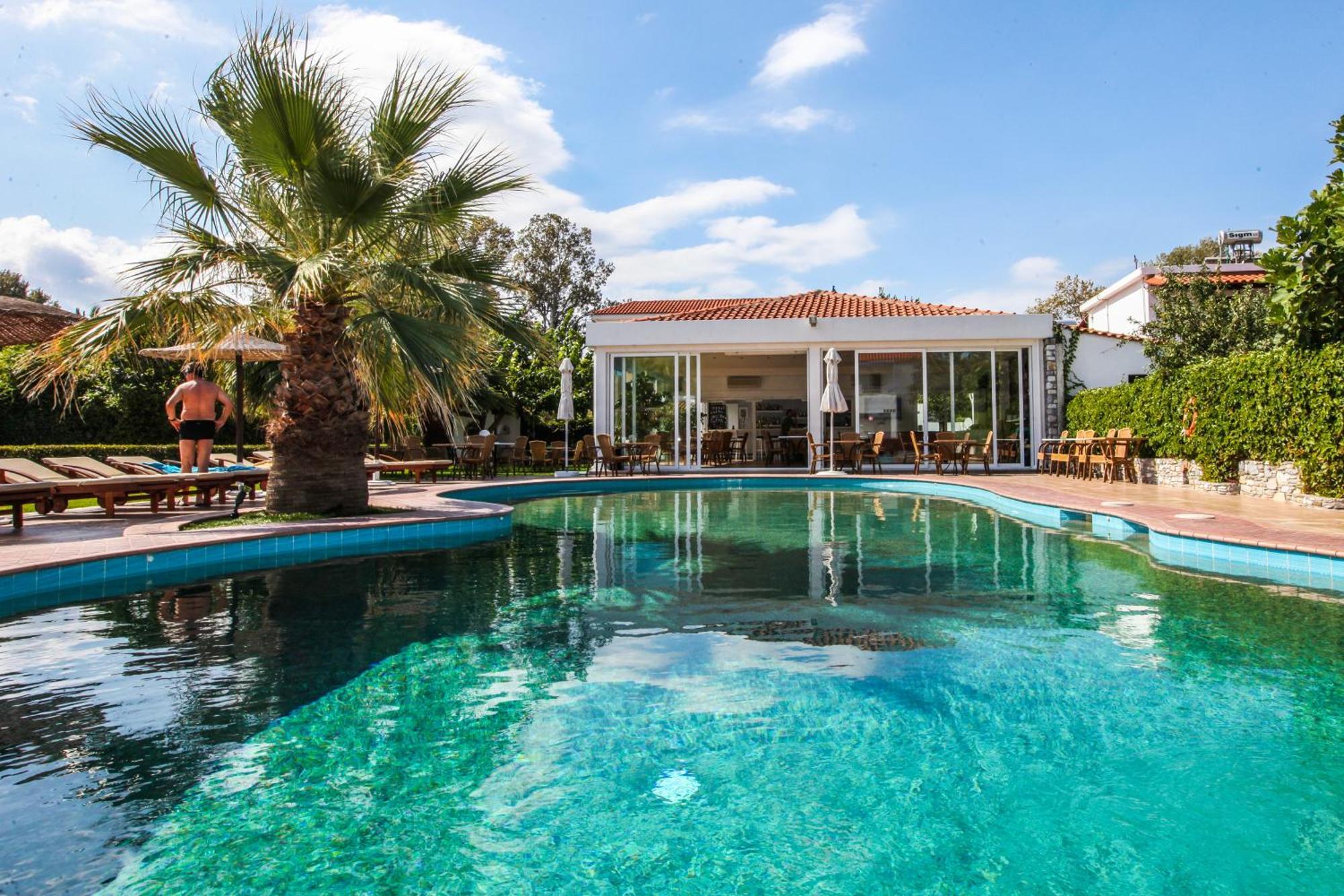 Ostria Aparthotel Agia Paraskevi  Bagian luar foto
