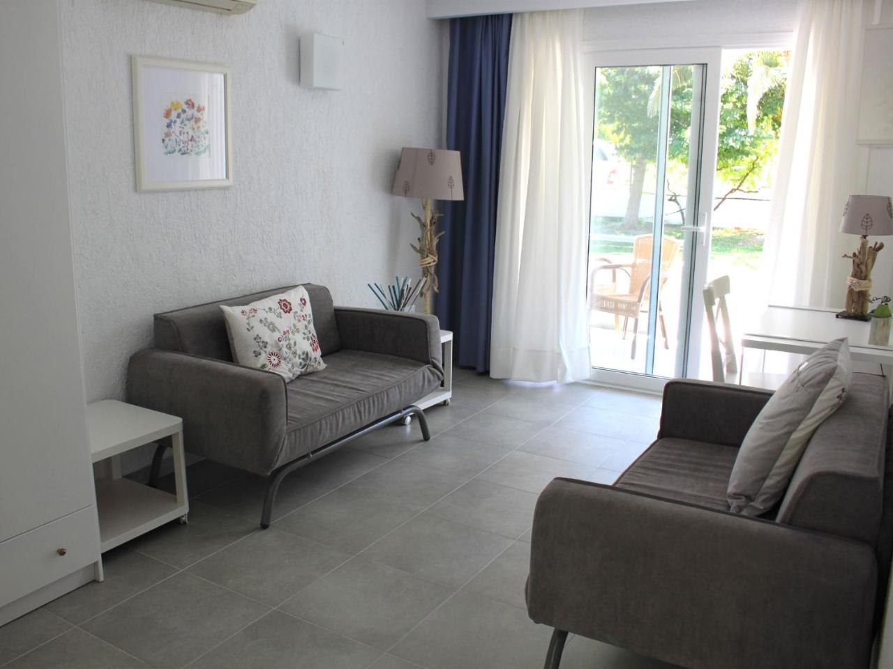 Ostria Aparthotel Agia Paraskevi  Bagian luar foto